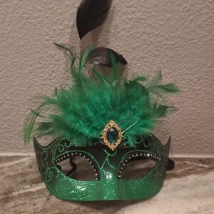 Green Feathered Masquerade Mask